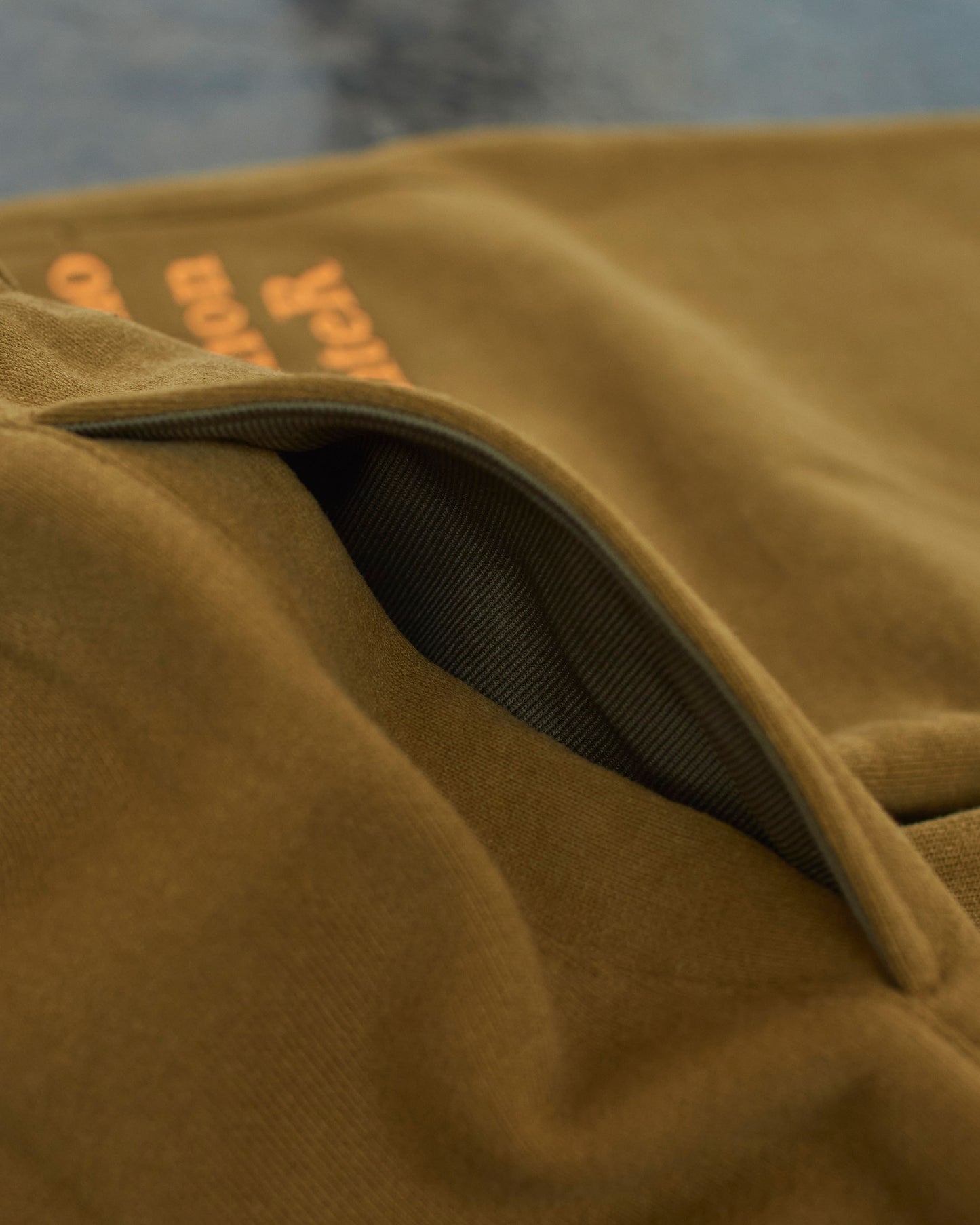 VFC SWEAT PANTS